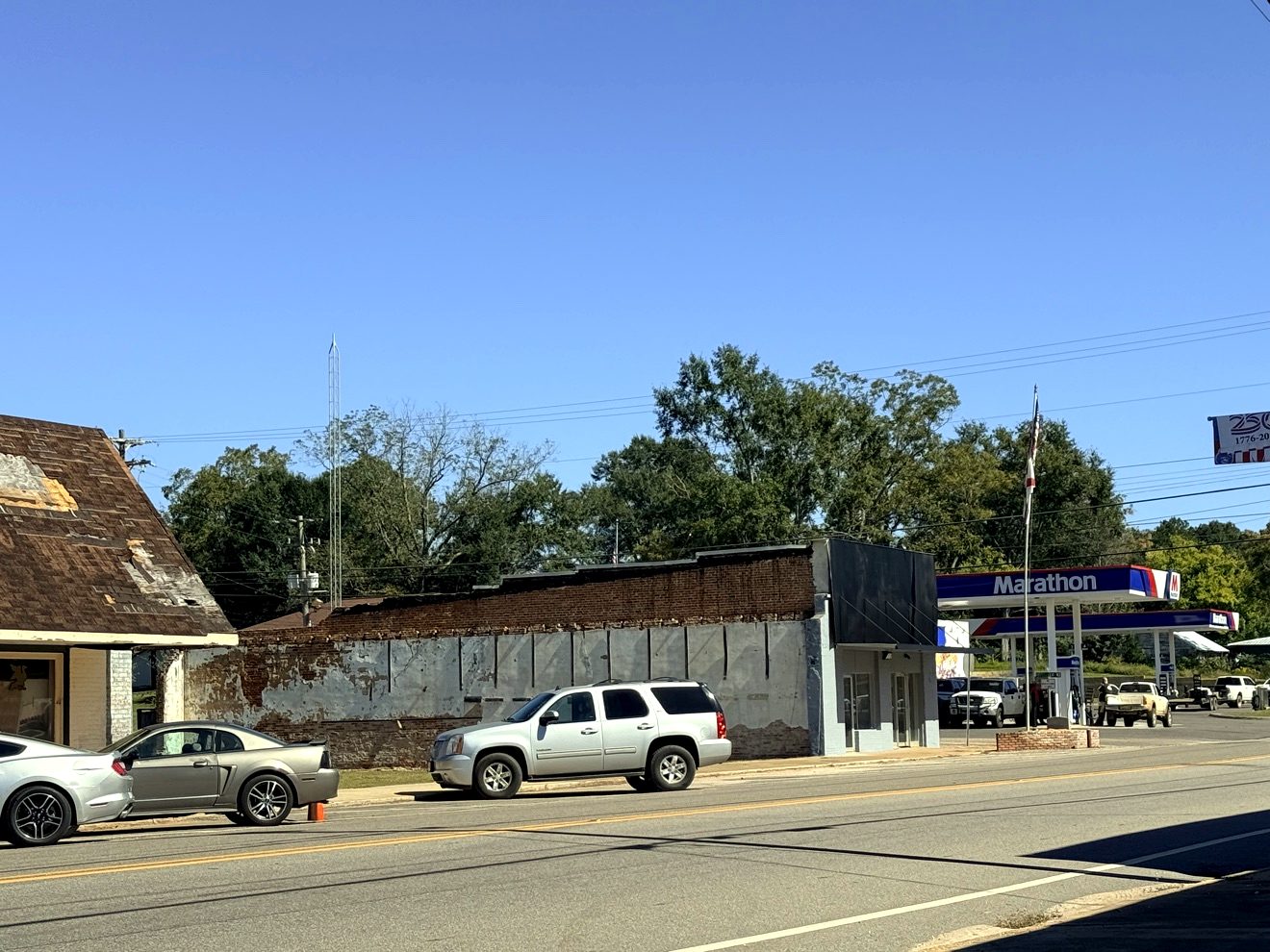 Main Street in Ariton at the Marathon station